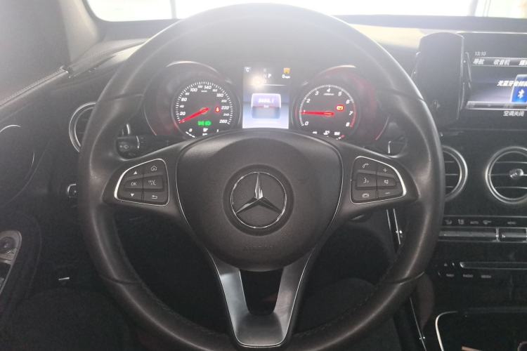 Used Mercedes-Benz GLC 2018 Facelift GLC 260 4MATIC Luxury Edition Steering Wheel