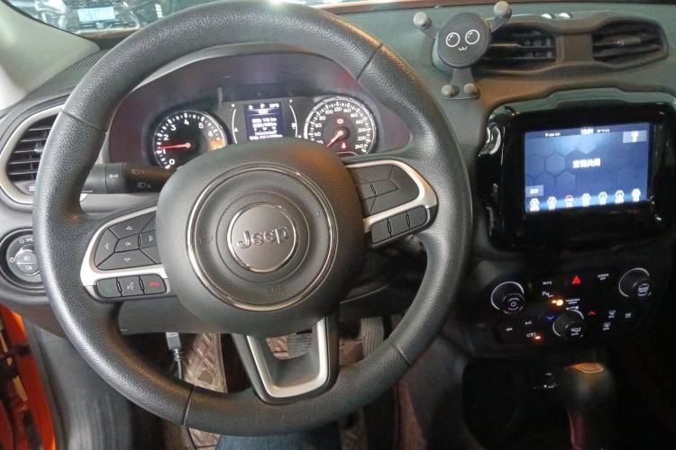 Used Jeep Renegade 2021 220T Automatic Elite Edition Center Console