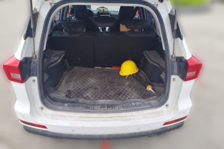 Used Haval M6 2019 1.5T Manual Two-Wheel Drive Elite Version China VI Standard Trunk