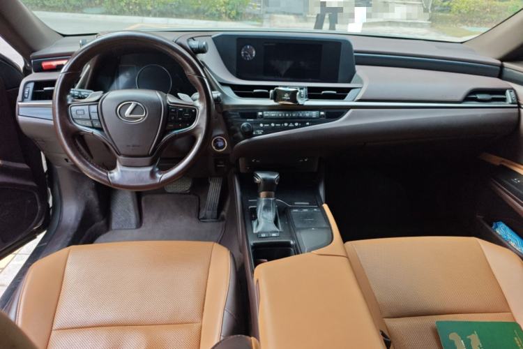 Used Lexus ES 2018 300h Premier Edition China VI Standard