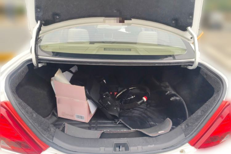 Used BYD e5 2018 450 Smart Connect Deluxe Edition Trunk