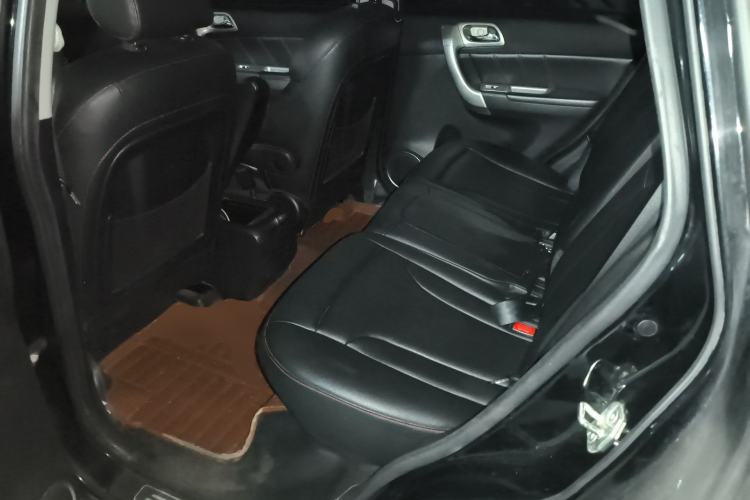 Used Haval H6 2015 Upgraded Model 1.5T Manual Two-Wheel Drive Elite Version Left Rear Seat