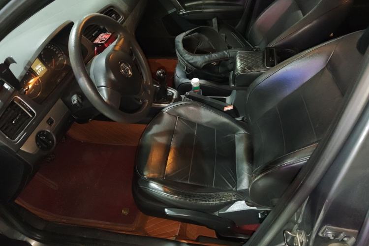 Used Volkswagen Lavida 2013 Revised Classic 1.6L Manual Fashion Edition
