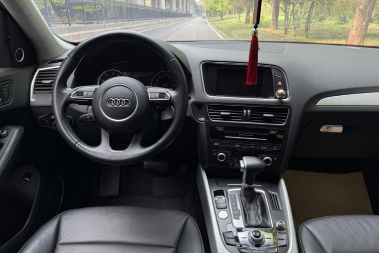 Used Audi Q5 2013 45 TFSI quattro Sport Edition Interior 1