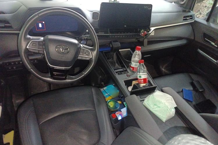 Used Toyota SIENNA 2021 2.5L Hybrid Platinum Edition
