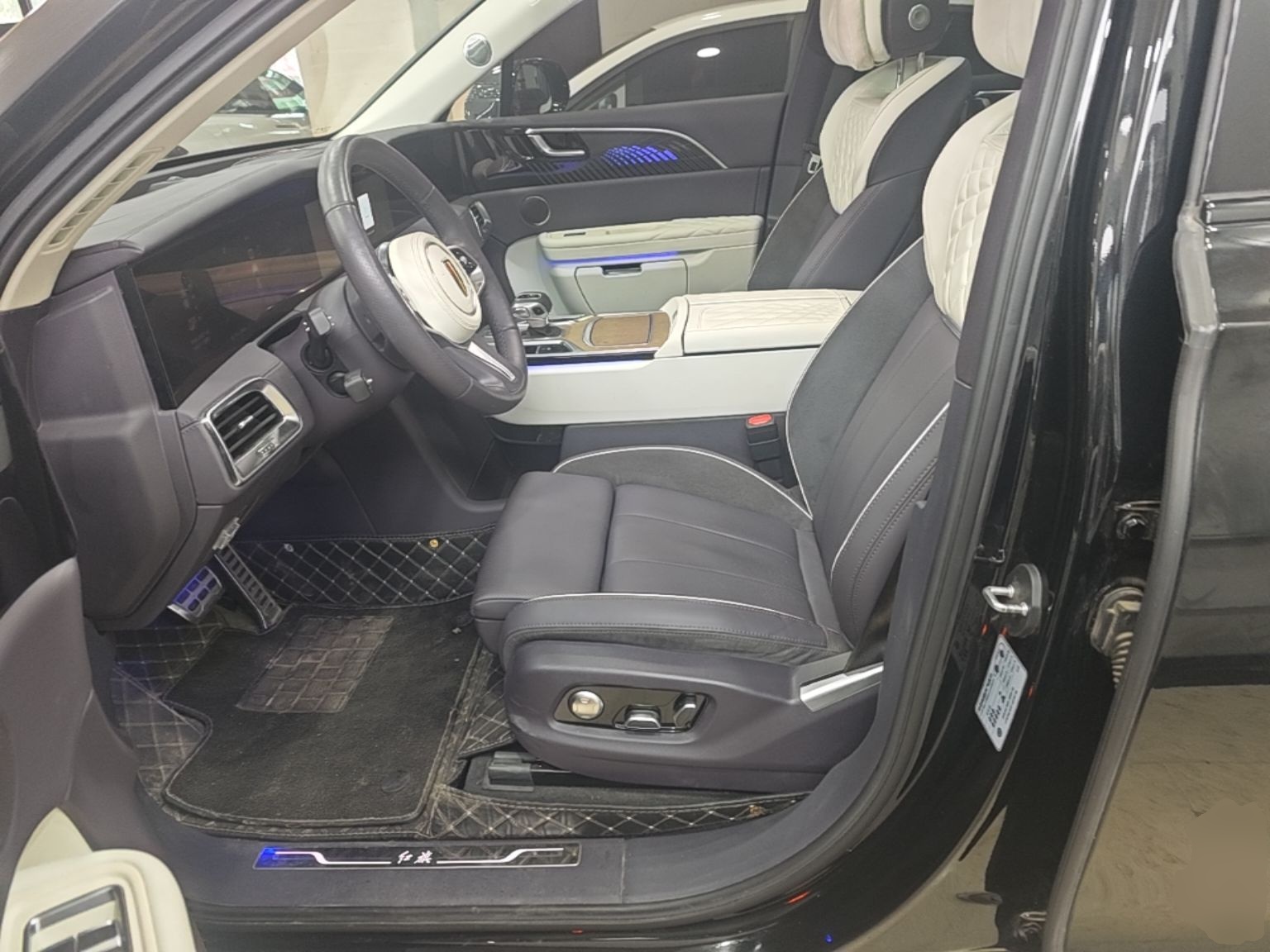 Vordere Reihe im Auto