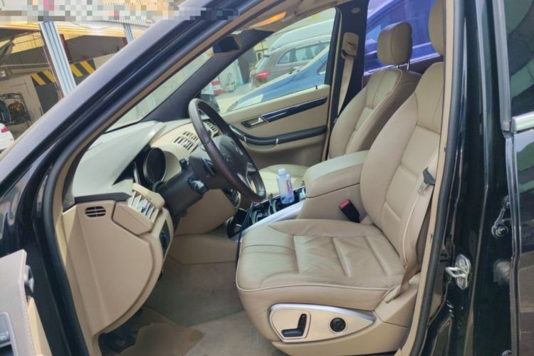 Used Mercedes-Benz R-Class 2017 R 320 4MATIC Business Edition Prestige Model Left Front Seat