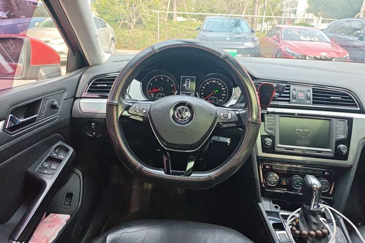 Used Volkswagen Lamando 2017 280TSI DSG Comfort Edition Steering Wheel