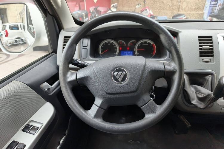 Used Foton Scenic G7 2017 2.0L Short-Wheelbase Commercial Van High Roof 6-Seater 4Q20M
