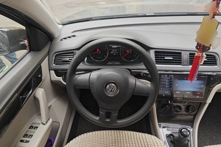 Used Volkswagen Gran Lavida 2013 1.6L Manual Comfort Model