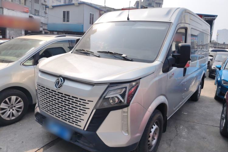 Used Dongfeng Yufeng 2023 V9+ 2.0T Manual Front-Wheel-Drive Multi-Function Mid-Roof Van with 7/8/9 Seats