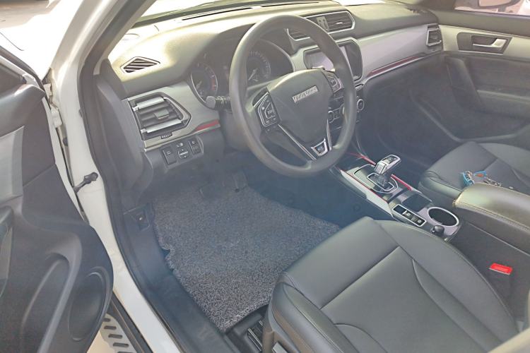 Used Haval H2 2018 Chuanxiang Edition Blue Badge 1.5T Dual-Clutch Two-Wheel Drive Fashionable Model