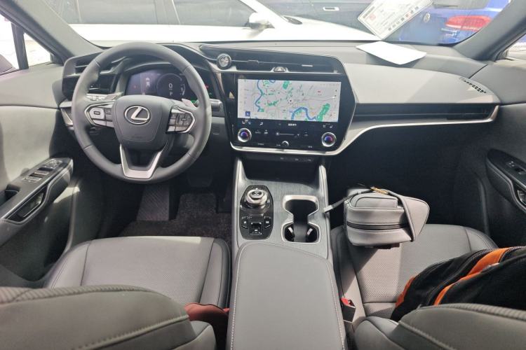 Used Lexus RZ 2023 450e All-Wheel Drive Luxury Edition Center Console