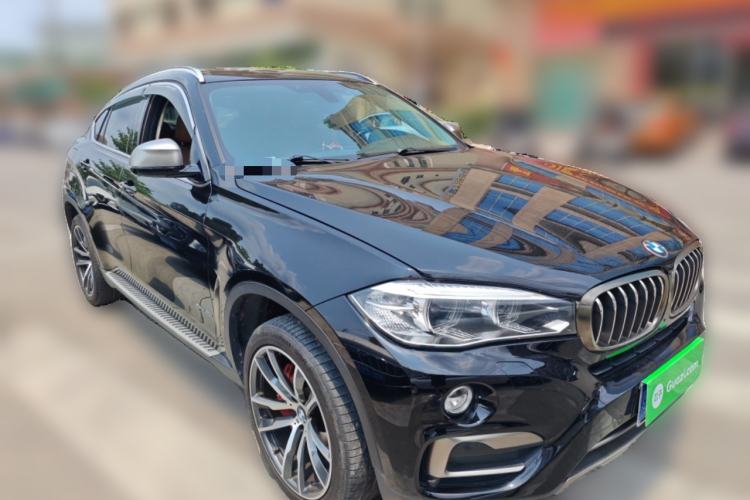 Used BMW X6  Front Right 45 Deg