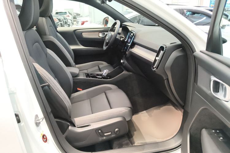 Used Volvo XC40 2025 B3 Smart & Luxurious Edition
