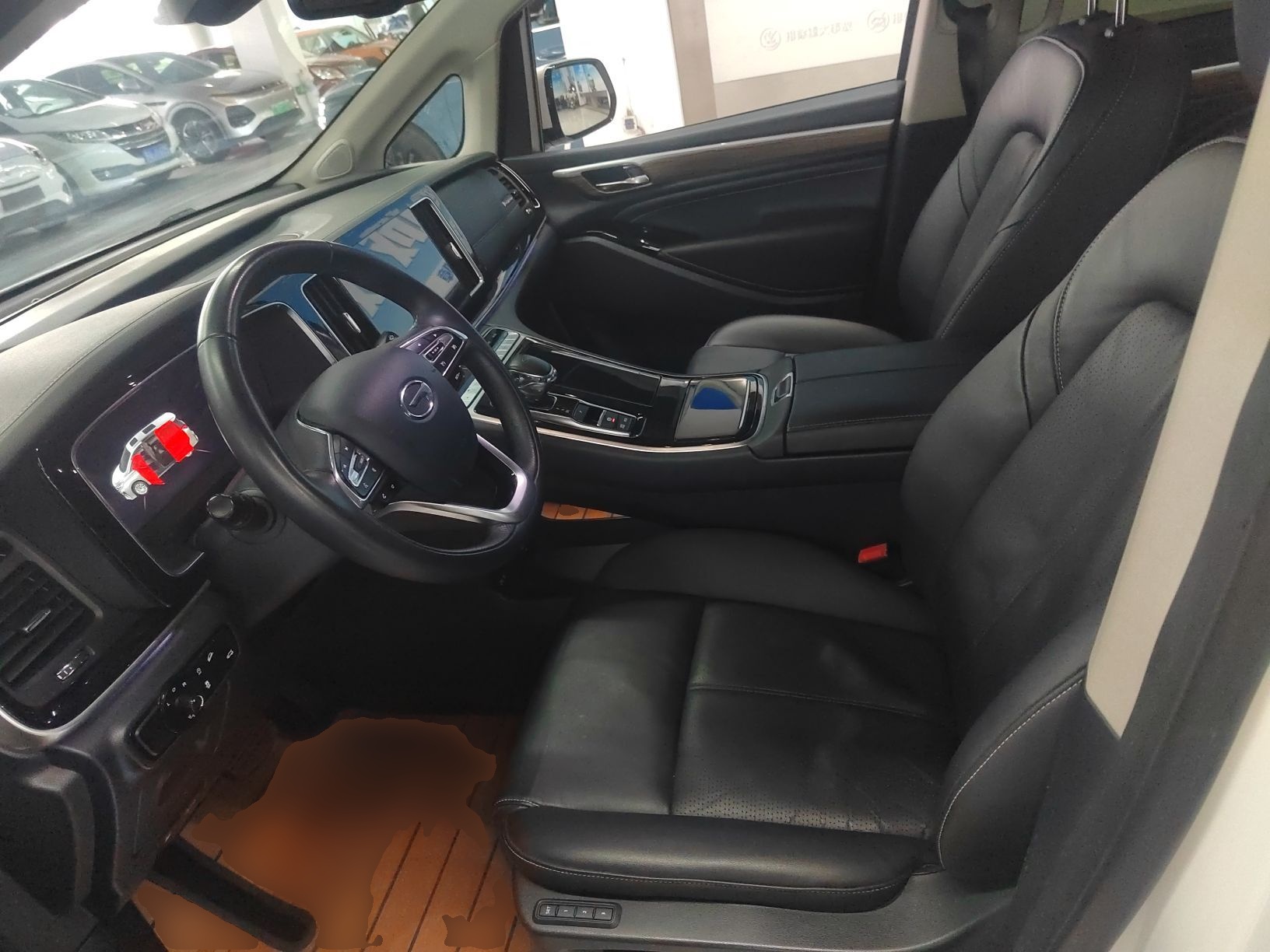 المقاعد الأمامية داخل السيارة