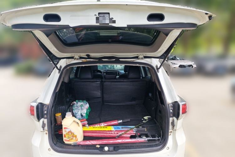 Used Toyota Highlander 2015 2.0T Four-Wheel Drive Luxury Edition 7-Seater Trunk