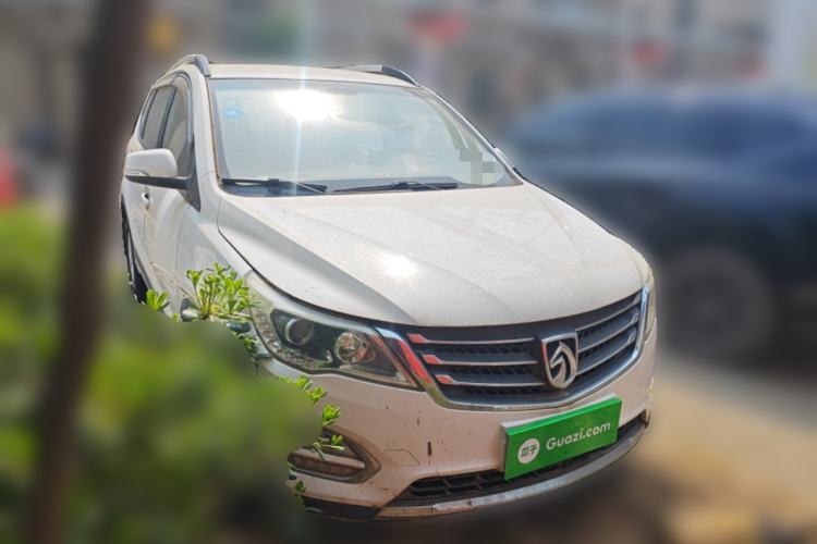 Used Baojun 560 2015 1.8L manual Comfort trim level