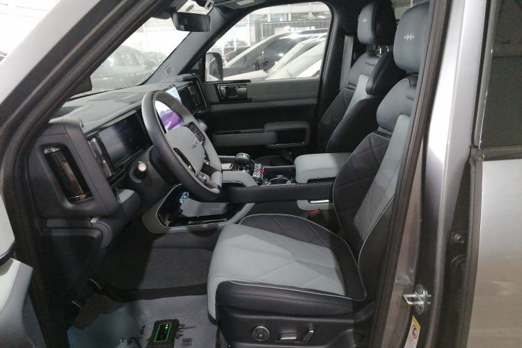 Used Formula Leopard 5 2023 Explore Edition Left Front Seat