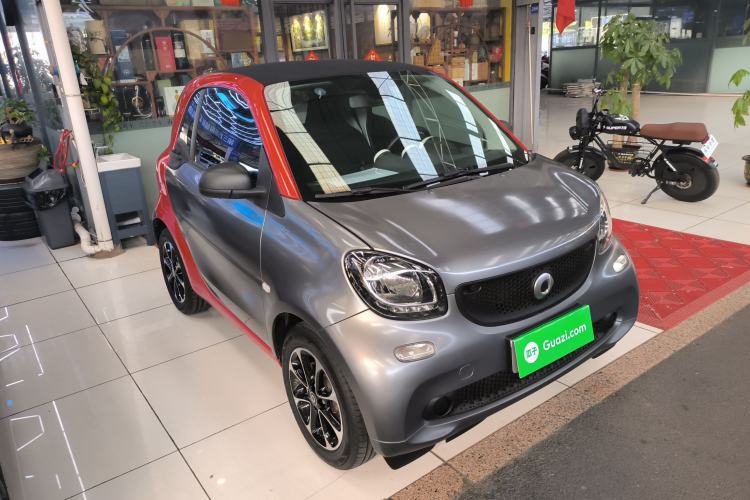 Used smart fortwo 2015 1.0L 52 kW hardtop Dynamic version
