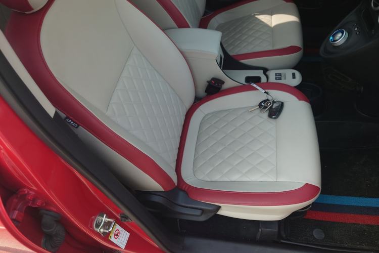 Used ORA Black Cat 2021 351 km Luxury Version Right Front Seat