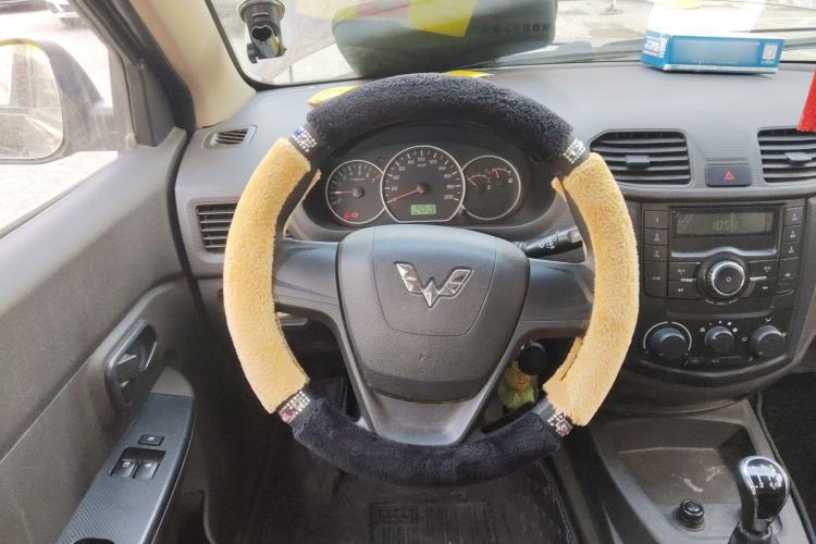 Used Wuling Hongguang 2015 1.2L S Base Model China V Standard