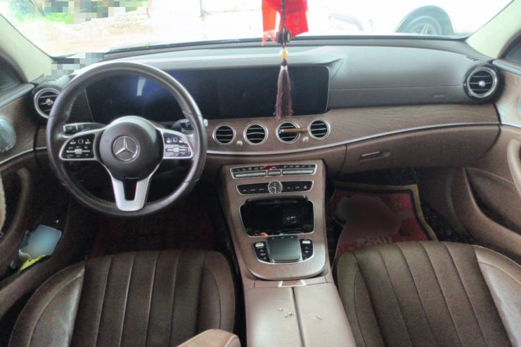 Used Mercedes-Benz E-Class 2020 E 300 L Luxury Model Center Console