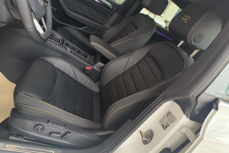 Used Volkswagen FAW-Volkswagen CC 2025 Model, Facelifted 380TSI, Striking and Shared Enjoyment Version Left Front Seat