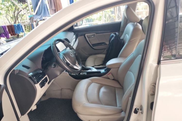 Used GAC Trumpchi GA6 2015 1.8T DCT Luxury Navigation Model
