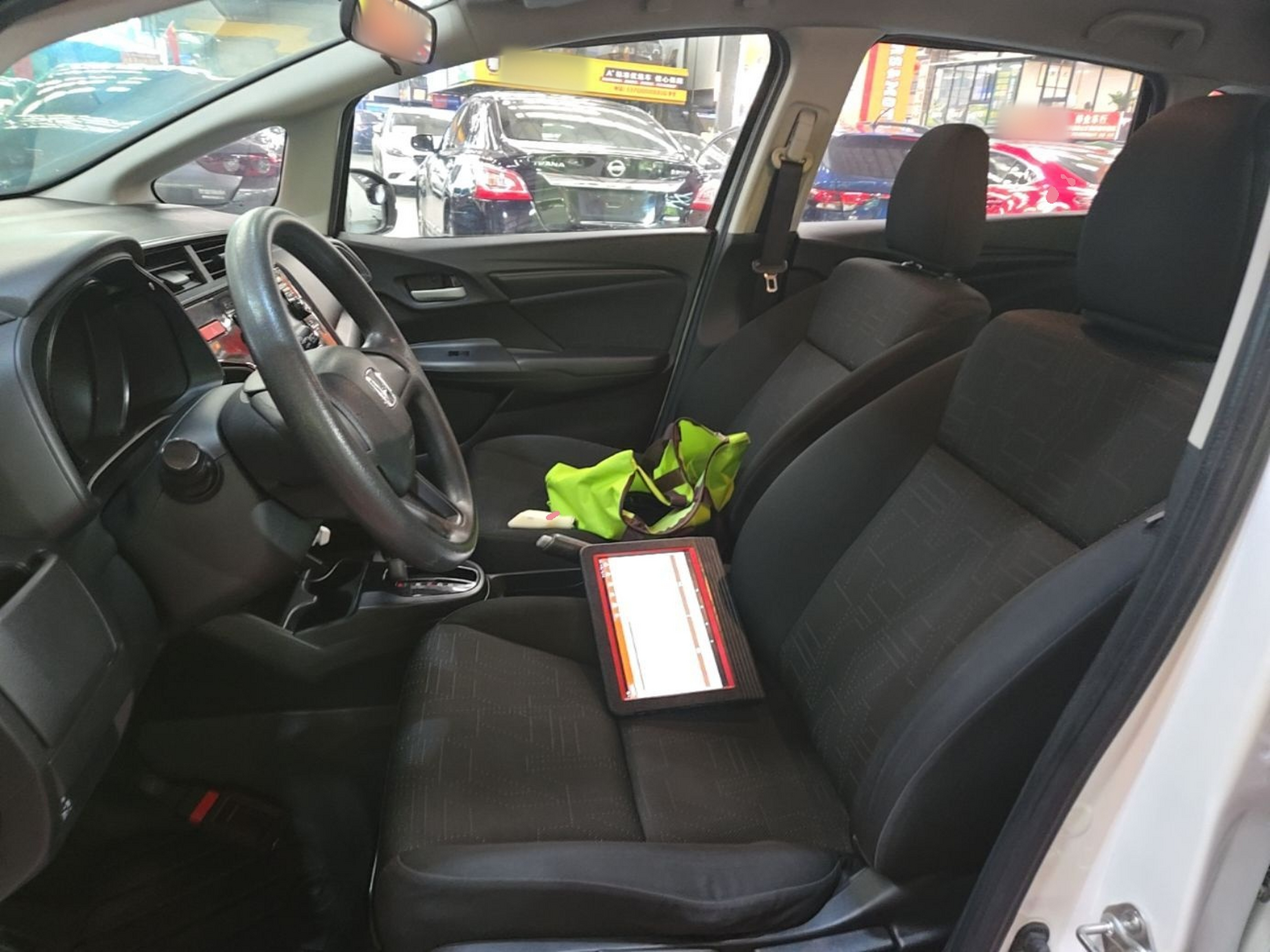 Interior delantero