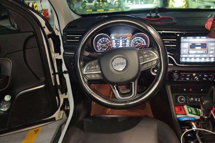 Used Jeep Commander 2018 2.0T Two-Wheel Drive Enjoy Edition China V