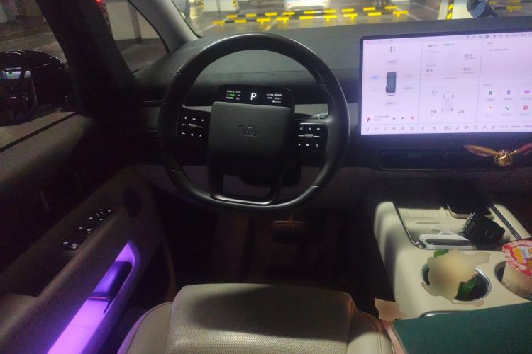 Used Li Auto MEGA 2024 Ultra Model
