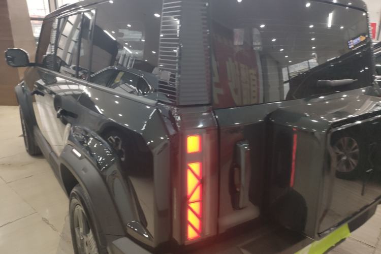 Used iCAR 03 2024 401km Two-Wheel Drive Standard Advanced Version Rear Left 45 Deg