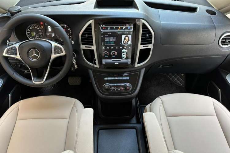 Used Mercedes-Benz Vito 2016 2.0T Elite Edition Interior 8