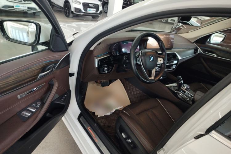 Used BMW 5 Series New Energy 2022 535Le Luxury Package Driver Seat