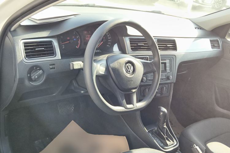 Used Volkswagen Santana 2015 Haval H6 1.6L Automatic Luxury Model Center Console