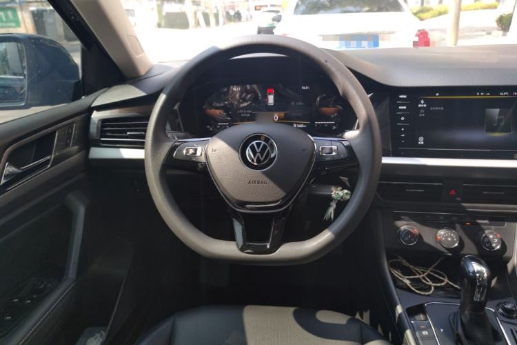 Used Volkswagen Lavida 2021 1.5L Automatic Comfort Edition
