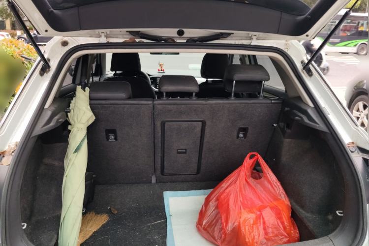 Used Volkswagen T-ROC 2018 230TSI DSG Two-Wheel Drive Advanced Version China V Standard Trunk