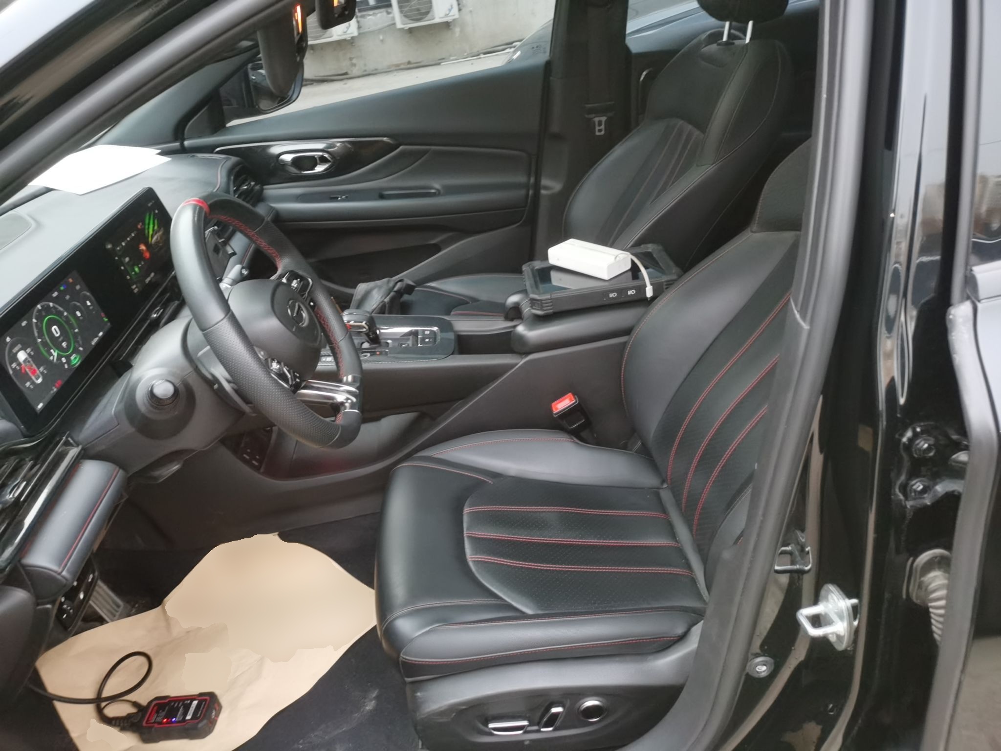 Переднее сиденье в автомобиле