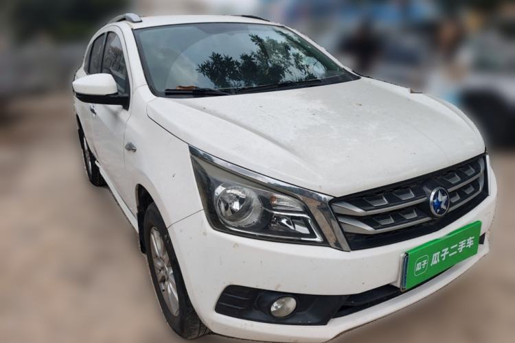 Used Venucia T70 2016 2.0L CVT Smart Choice Edition Front Right 45 Deg