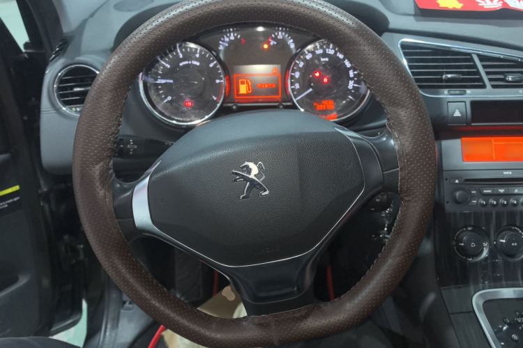 Used Peugeot 3008 2015 2.0L Automatic Classic Edition