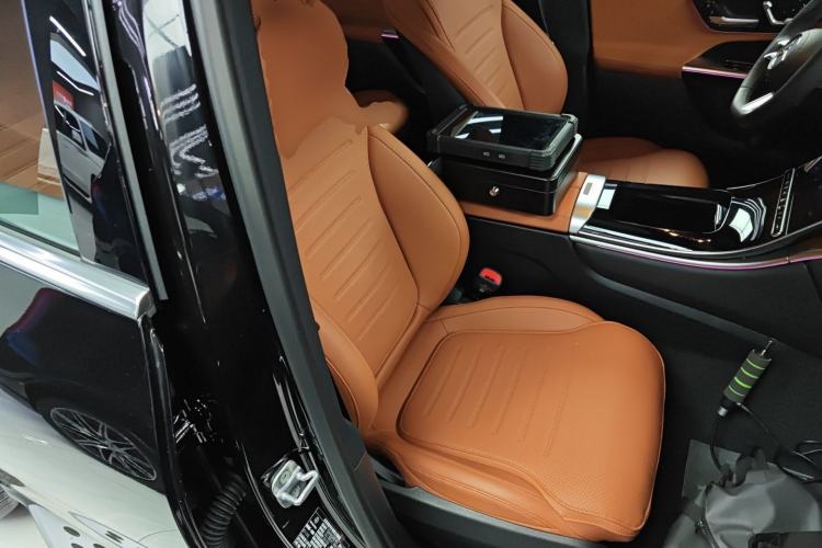 Used Mercedes-Benz GLC New Energy 2025 350 e L 4MATIC Collector's Edition
