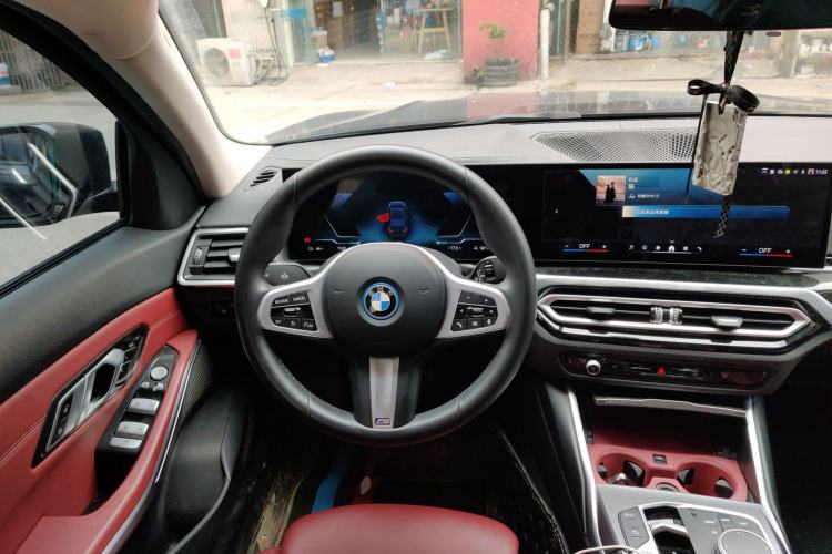 Used BMW i3 2024 eDrive 40 L Midnight Edition Steering Wheel