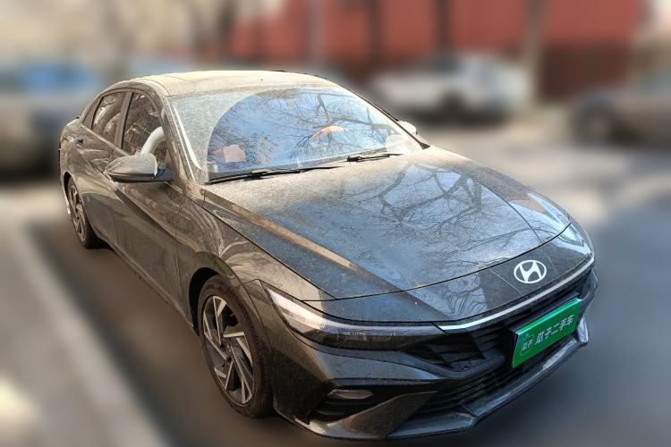 Used Hyundai Elantra 2023 1.5L CVT GLX Elite Edition Front Right 45 Deg