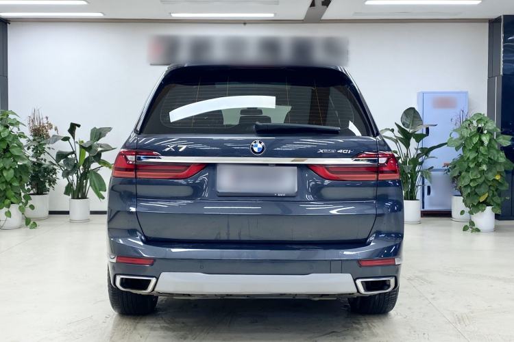Used BMW X7 2021 xDrive40i Luxury Package with Premium Features
