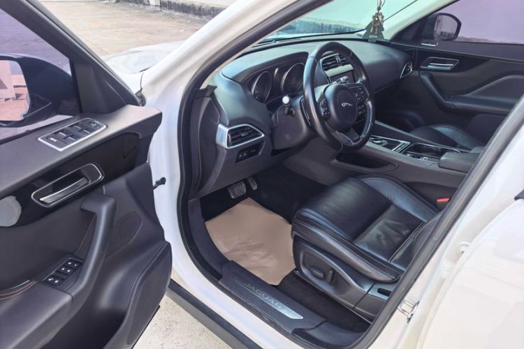 Used Jaguar F-PACE 2016 2.0T Two-Wheel Drive Urban Luxury Edition