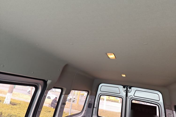 Used SAIC MAXUS Xintu V80 2023 2.0T Manual Classic Aoyuntong Long Wheelbase Mid-Height 6/7/8/9-Seater Headliner