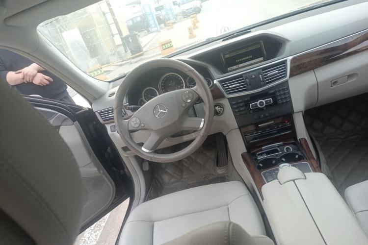 Used Mercedes-Benz E-Class 2012 E 200 L CGI Elegant Model Steering Wheel