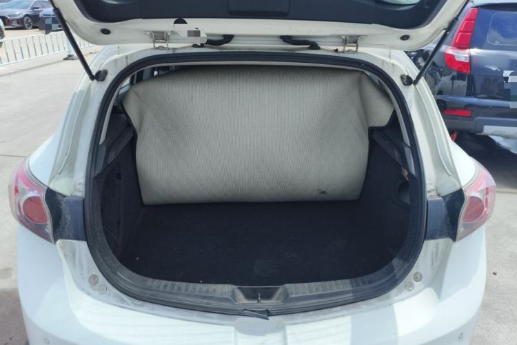 Used Mazda 3 2013 Hatchback 1.6L Automatic Elite Model Trunk