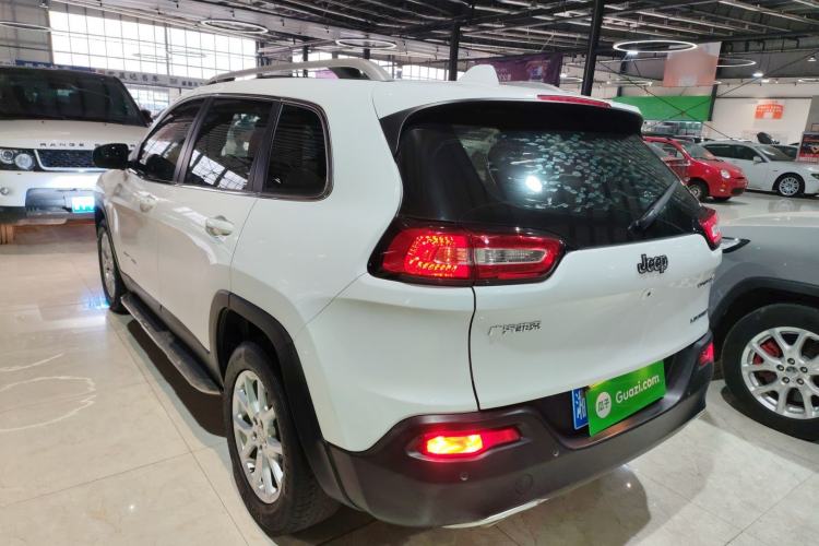 Used Jeep Cherokee 2017 2.0L Superior Edition